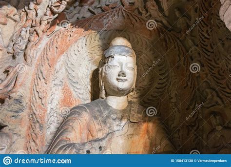 Estatua De Buda En La Cueva 6 De Las Grutas De Yungang Foto De Archivo