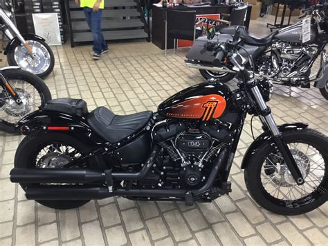 Harley Davidson Street Bob Vivid Black Hd Certified Pre