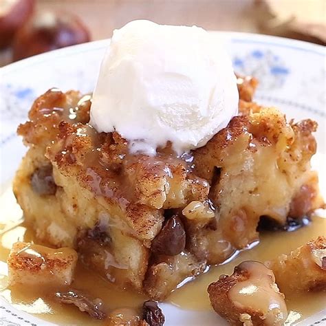 Old Fashioned Bread Pudding With Vanilla Sauce