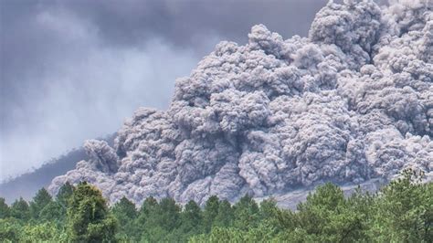 Terrifying Pyroclastic Flow Descending From Mount Merapi Volcano Youtube