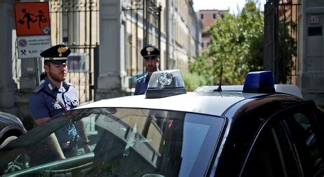 Roma Violentano Donna Incinta Di Mesi Dentro Una Scuola Arrestati