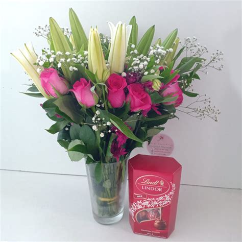 Vase Bouquet Lindt Chocos Gifts And Flowers Kenya Same Day Flower