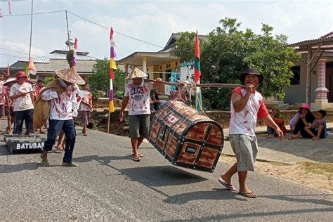 Hut Ri Pawai Karnaval Di Sempan Dalam Rangka Memperingati Hut Ke