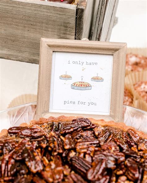 23 Delicious Ways To Serve Donuts At Your Wedding Wedding Pie Cool