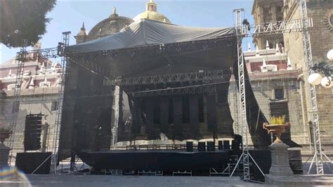 De 3 a 4 mil personas esperan en el zócalo para la ceremonia del Grito