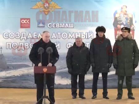 Пуснаха във вода нови ядрени подводници пред Владимир Путин