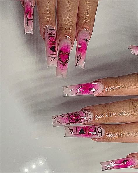 Karol G Bichota Pink Ombré Nails En 2024 Uñas De Gel Uñas Postizas