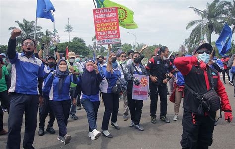 Permenaker Jht Kado May Day Untuk Buruh Halaman