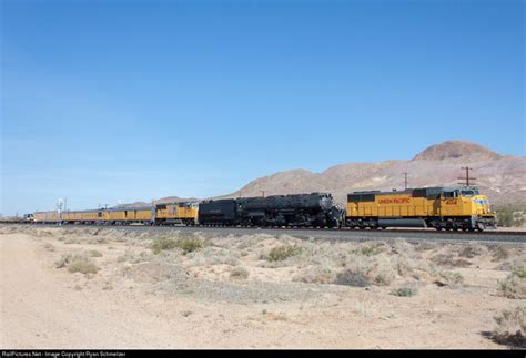 UP 4014 Union Pacific EMD SD70M at Yermo, California by Ryan Schmelzer ...