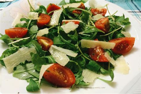 Insalata di rucola, pomodorini e parmigiano - To cook with love