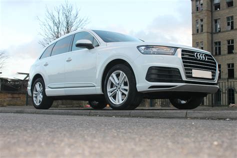 Audi Q7 Car Hire Unleash Elegance And Power With Audi Q7 Hire