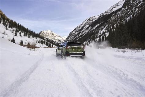 Kbbs 13 Best Suvs For Driving In Snow Only 2 Subarus Qualify Torque News