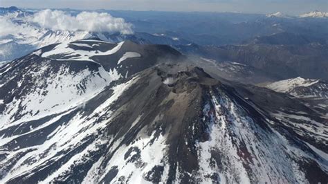 Complejo volcánico Nevados de Chillán registra explosión asociada con