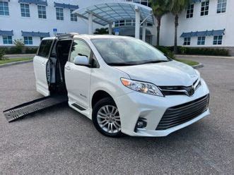 TOYOTA SIENNA Handicap Mobility Wheelchair Van Braunability Power