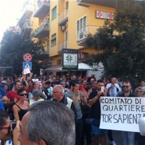 Tor Sapienza La Rivolta Dei Residenti No Al Centro Di Accoglienza