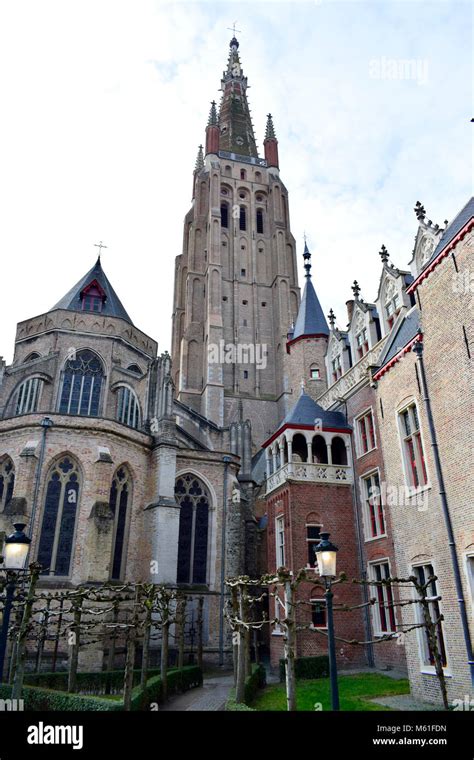 Castle in bruges belgium hi-res stock photography and images - Alamy