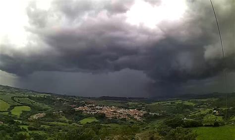 Temporal Chuva Forte Raios E Ventania Em Oliveira Mg Confira O V Deo