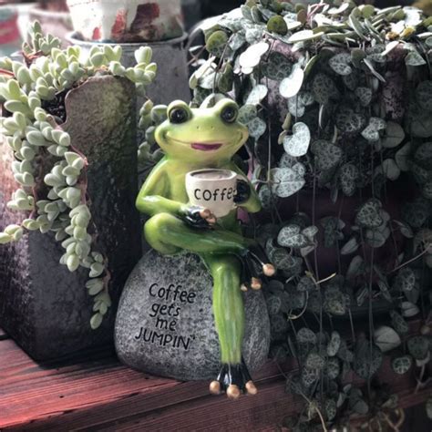 Frog Statue Drinking Coffee Garden Decoration Novelty Collectible Frog