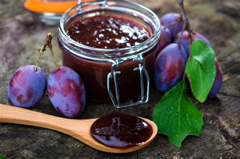 Confiture De Prunes Cocotte Et Biscotte