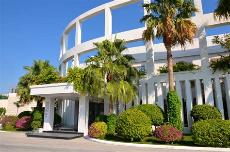 A Day in Bahrain - Necessary Indulgences