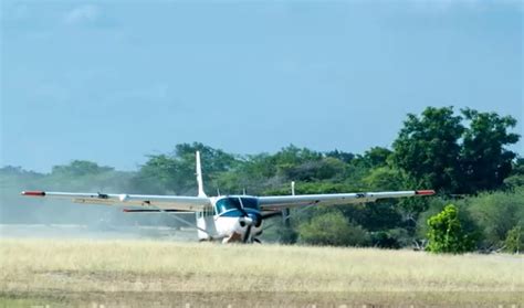 Pasagerii Dintr Un Avion N Pericol Un Adolescent A Preluat Controlul