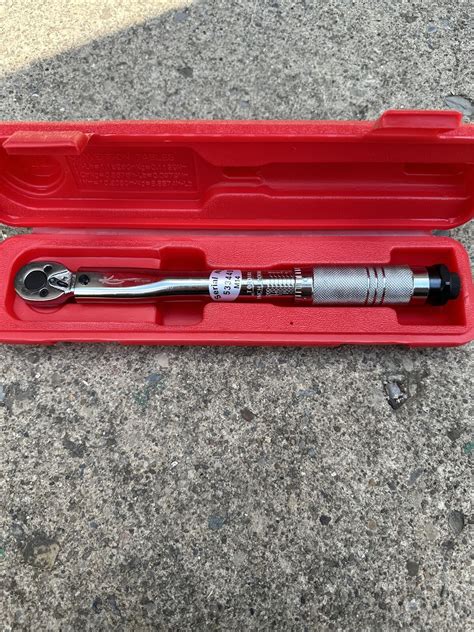 K Tool International Kti 72100 3 8 Drive Ratcheting Style Torque Wrench 20 200 Ebay