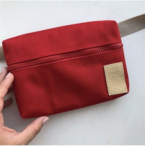 Сумка на пояс для ребенка | Bags, Wristlet, Fashion