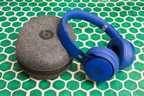 Beats Solo Pro review: Caught between AirPods Pro and hard place - CNET