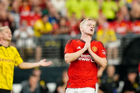 Man Utd Set Asking Price For Donny Van De Beek Amid Formal Contact With