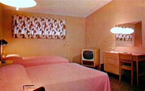 Holiday Motel - Dayton, Ohio. | Retro rooms, Fashion room, Vintage hotels