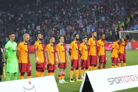 Son dakika Okan Buruk tek kalemde sildi Galatasaray da kadro dışı