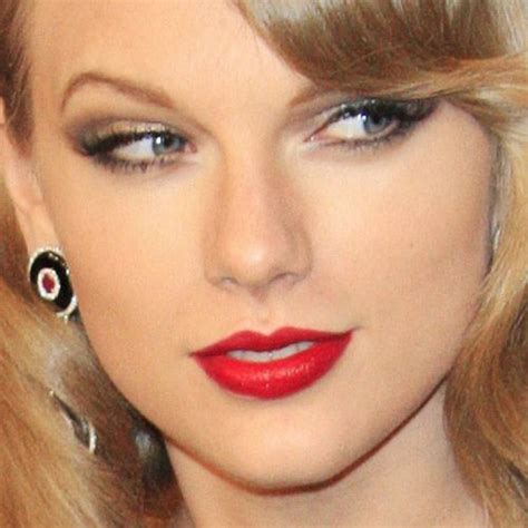 Taylor Swifts Makeup Photos And Products Steal Her Style Page 2