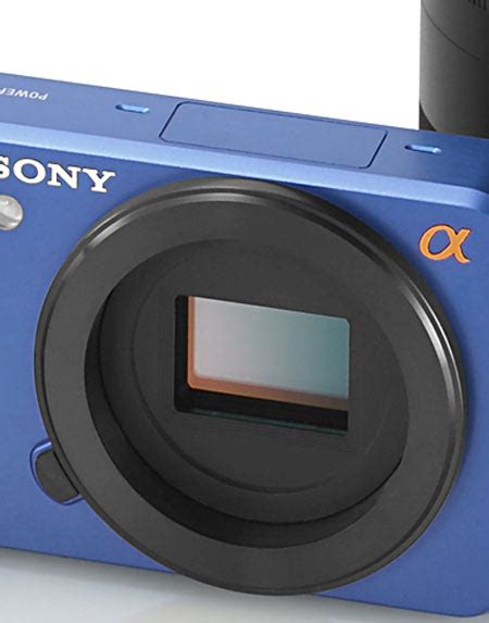 The Sony EVF Alphas: a closer look