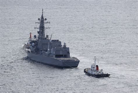 航行不能の海自護衛艦「いなづま」 えい航開始 尾道の造船所へ 写真特集37 毎日新聞