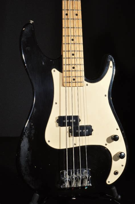 Peavey Fury Made In USA Black Electric Bass Guitar | StreetSoundsNYC