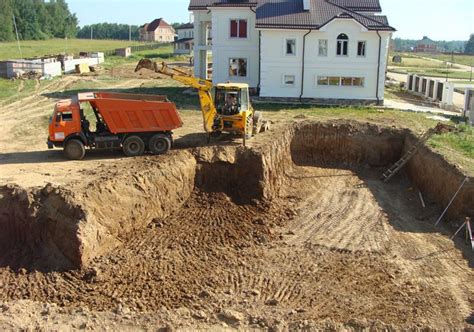 Разработка рытье котлована бульдозерами в СПб, котлован под фундамент ...