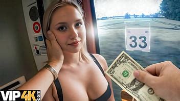 Hunt K Una Bionda Succhia Un Cazzo Nel Wc Della Stazione Ferroviaria Xvideos