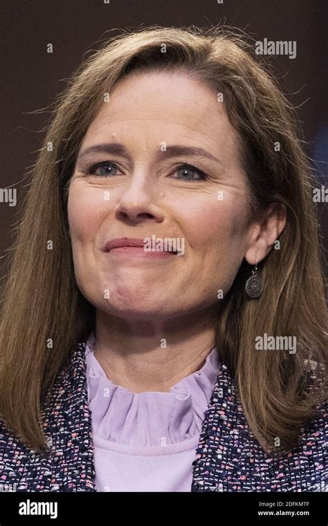 La Juge Amy Coney Barrett Candidate La Cour Supr Me Assiste Son