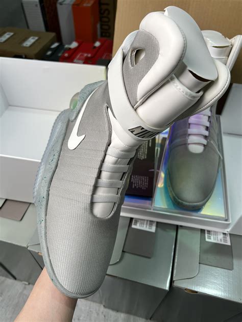 Nike MAG Back To The Future 2011 Self Tying Shoe Laces 417744 001