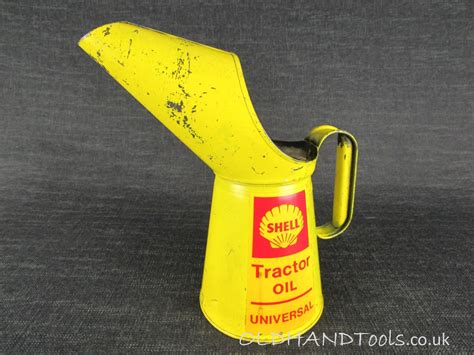 1 Quart Shell Tractor Oil Pourer