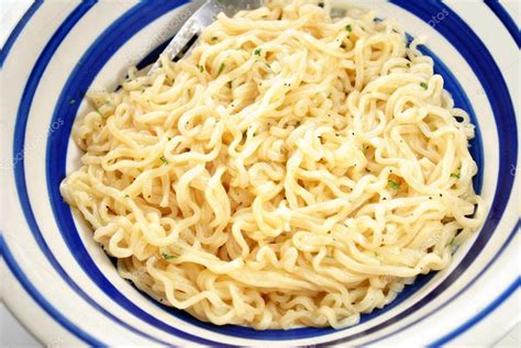 Plain Ramen Noodles With Butter And Herbs — Stock Photo 44456387