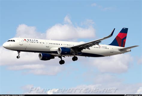 N Dn Delta Air Lines Airbus A Wl Photo By Frederick Tremblay