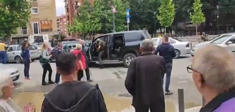 Pamje të reja Momenti kur policët e Kosovës arrestojnë udhëheqësin e