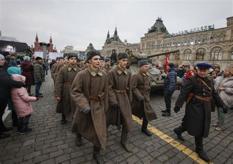 Rosyjskie media niezależne Oficerowie porzucili batalion Zginęło 500