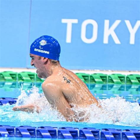 Da Tokyo Ad Assisi Il Campione Paralimpico Di Nuoto Federico Bassani