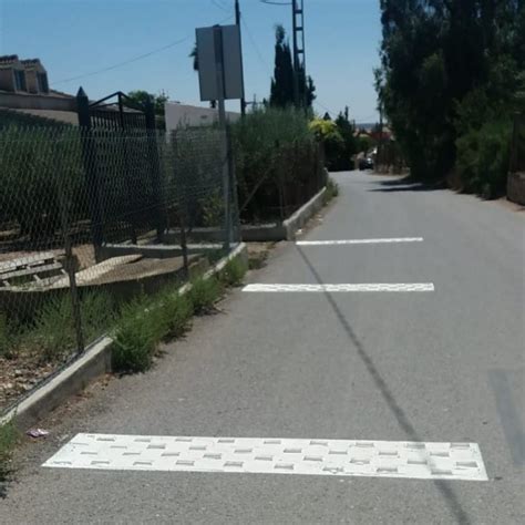 Instalan Bandas Sonoras Transversales En El Cruce Del Camino Del