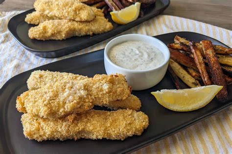 Breaded Fish Fillet With Tartar Sauce