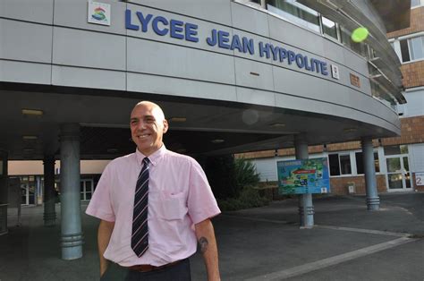 Jonzac Le Nouveau Proviseur Du Lycée Jean Hyppolite Est Un Amoureux