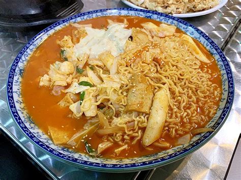 15 Makanan Korea yang Viral di TikTok 2022, Ada Daechang!