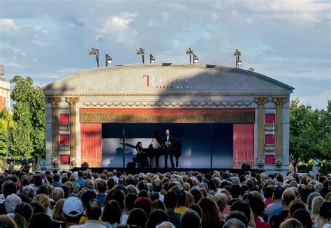 La Carroza Del Teatro Real Llega A C Ceres